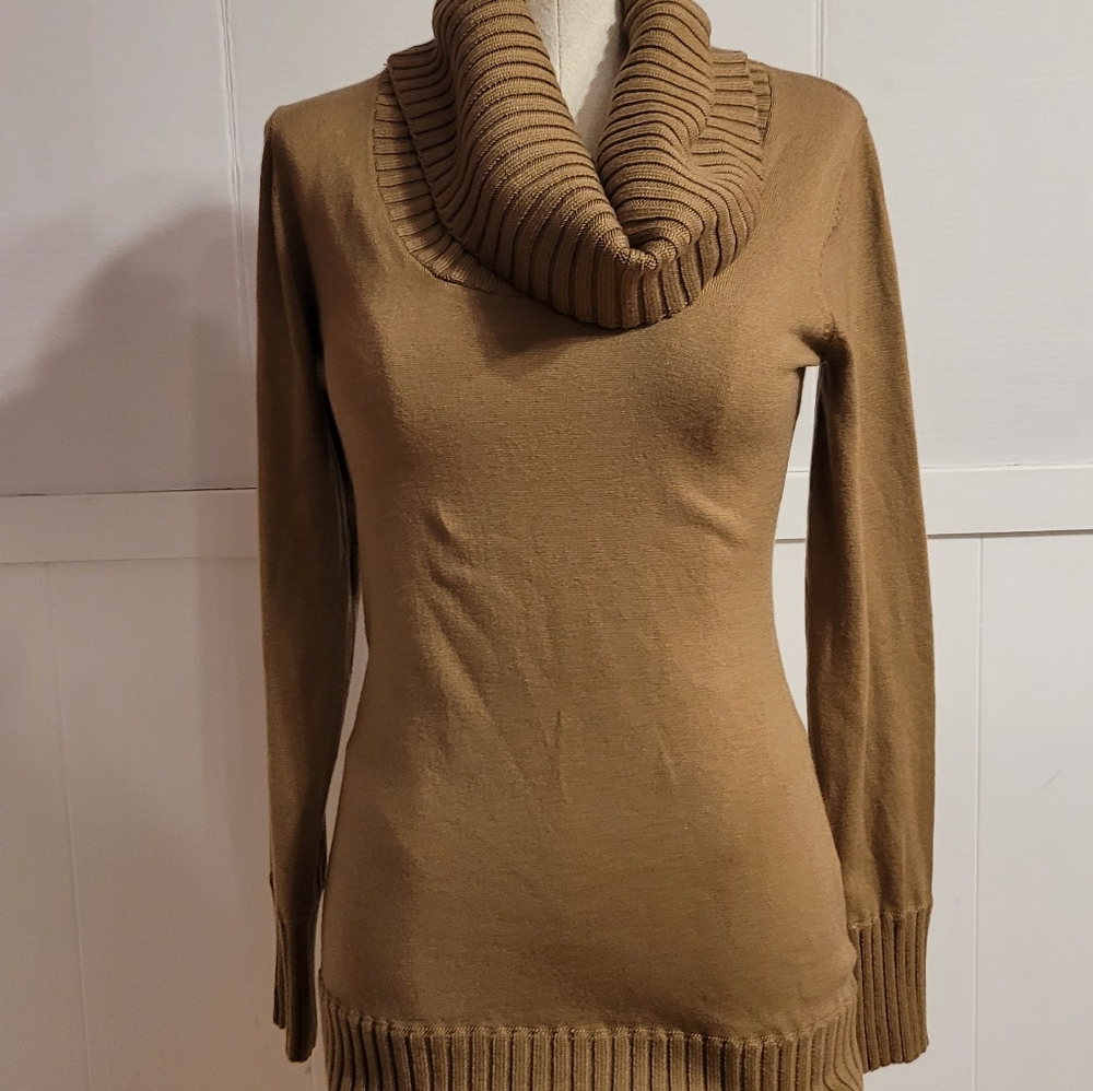 🦨The Limited Sweater   XS  color Camel